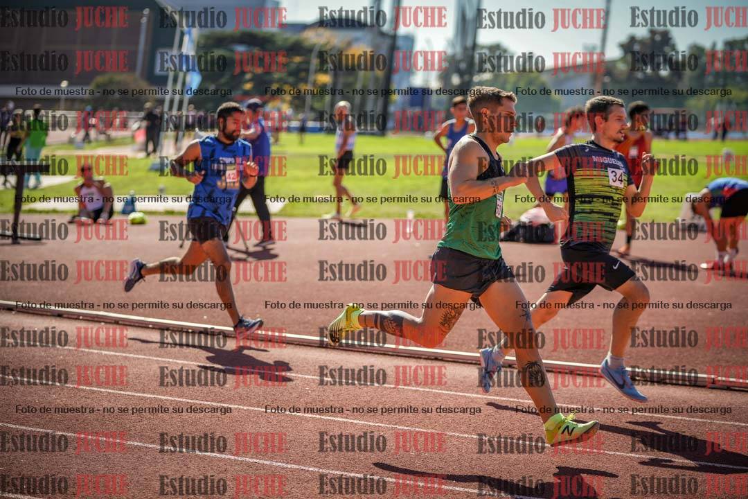 Fotos de los 800 m llanos de varones