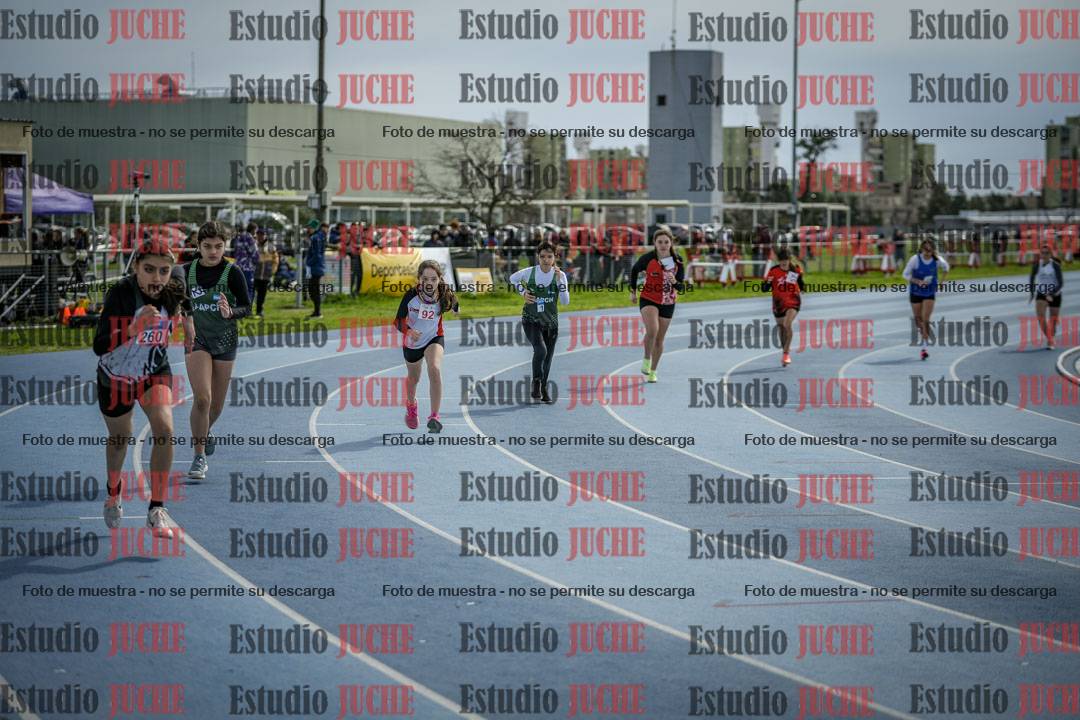Fotos de los 800 m llanos de mujeres - U14