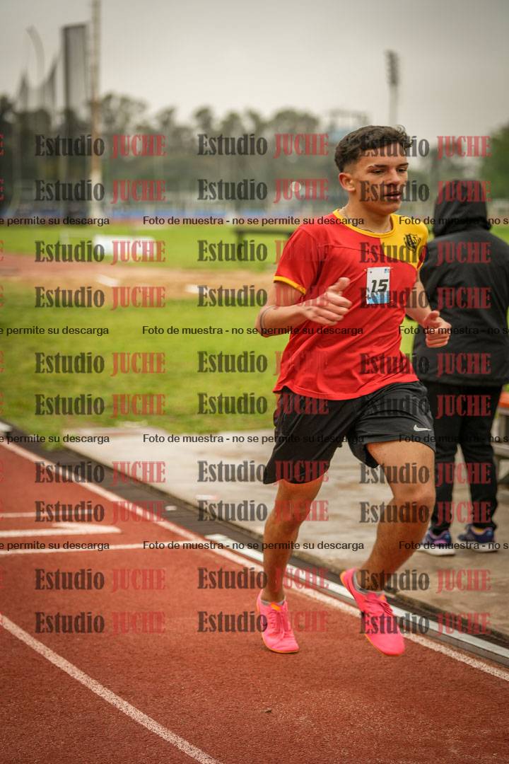 Fotos de los 800 m llanos de varones