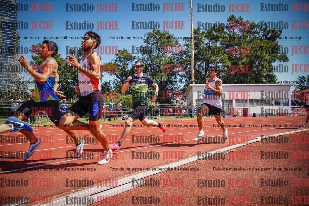 Fotos de los 800 m llanos de varones