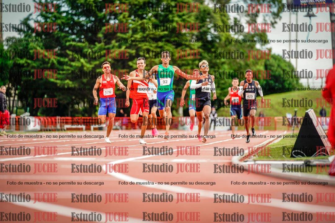 Fotos de los 800 m llanos de varones - FINAL
