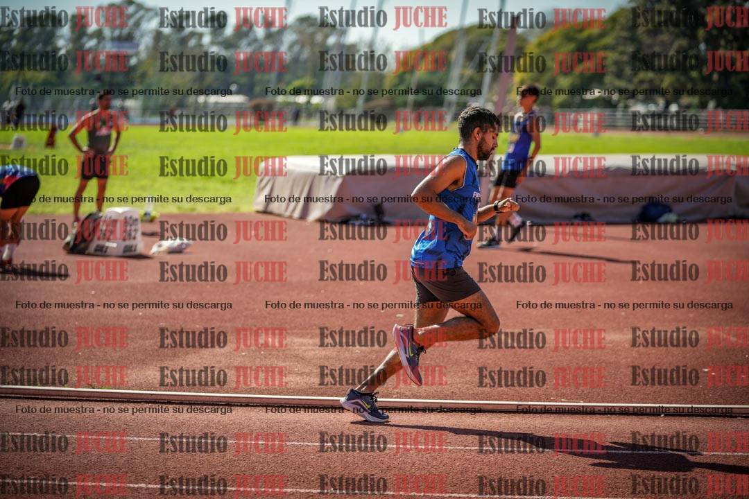 Fotos de los 800 m llanos de varones