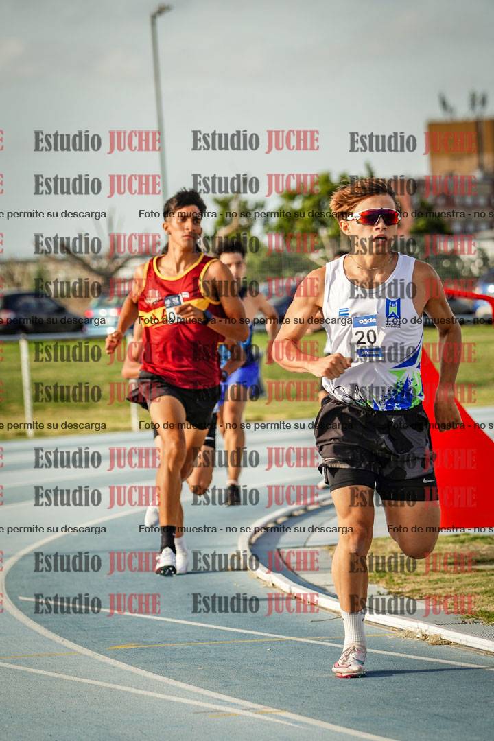 Fotos de los 800 m llanos de varones