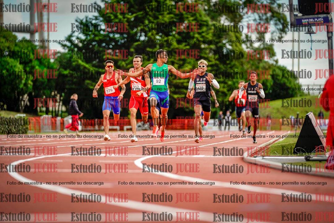 Fotos de los 800 m llanos de varones - FINAL