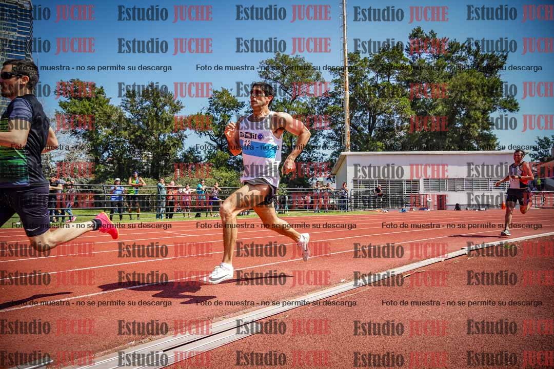 Fotos de los 800 m llanos de varones