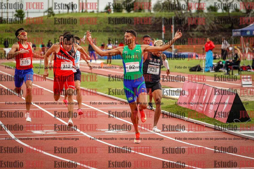 Fotos de los 800 m llanos de varones - FINAL