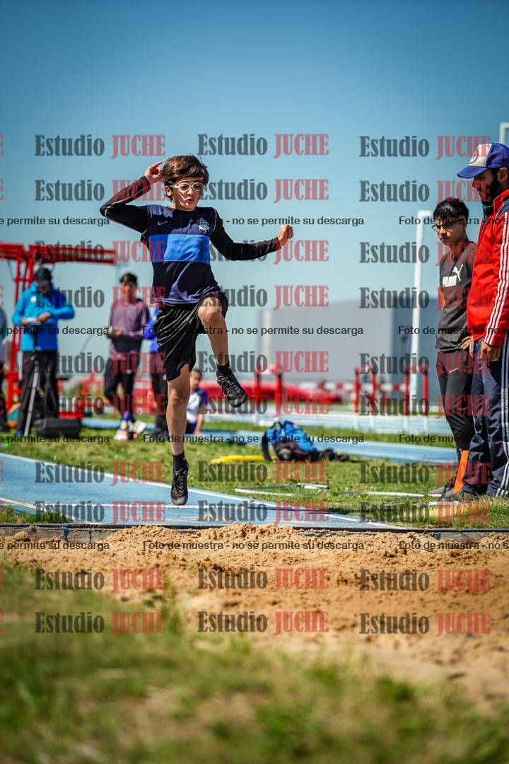 Fotos del salto en largo de varones - U12