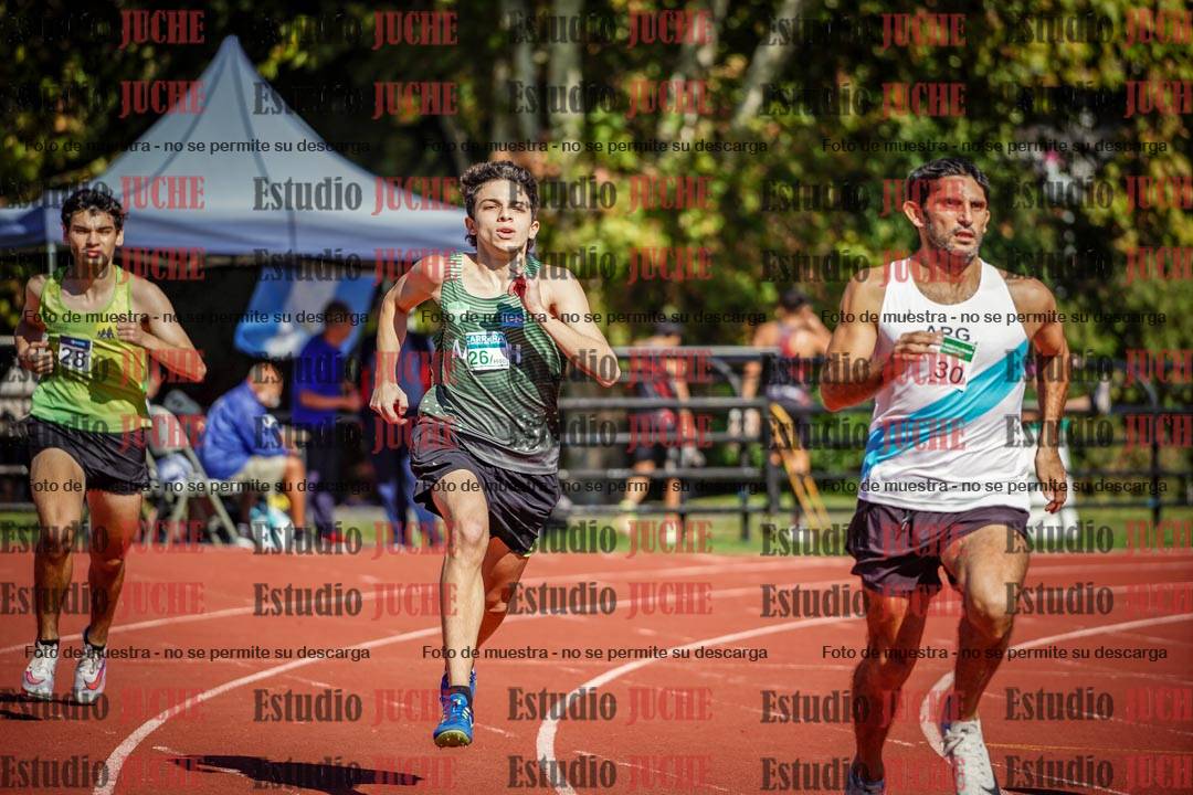 Fotos de los 800 m llanos de varones