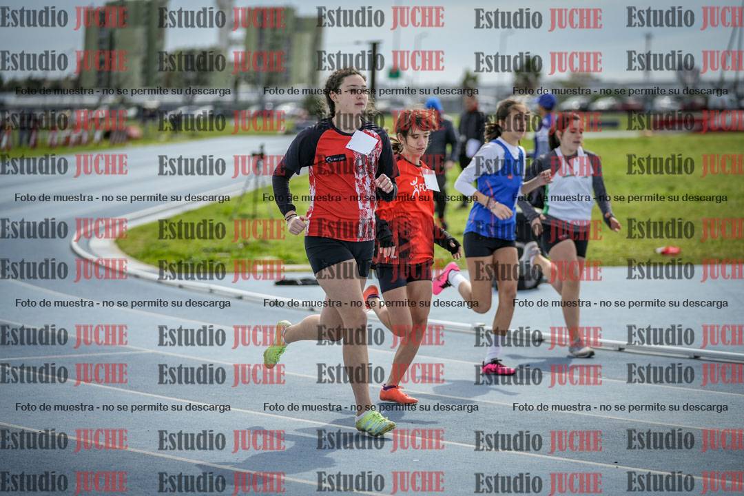Fotos de los 800 m llanos de mujeres - U14