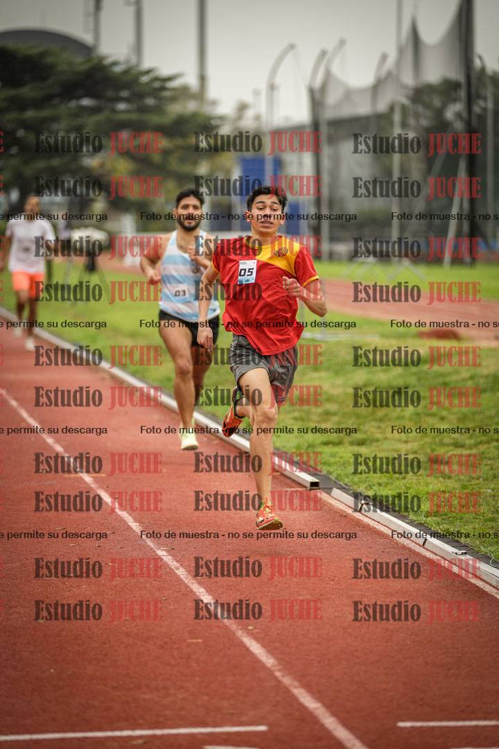 Fotos de los 800 m llanos de varones