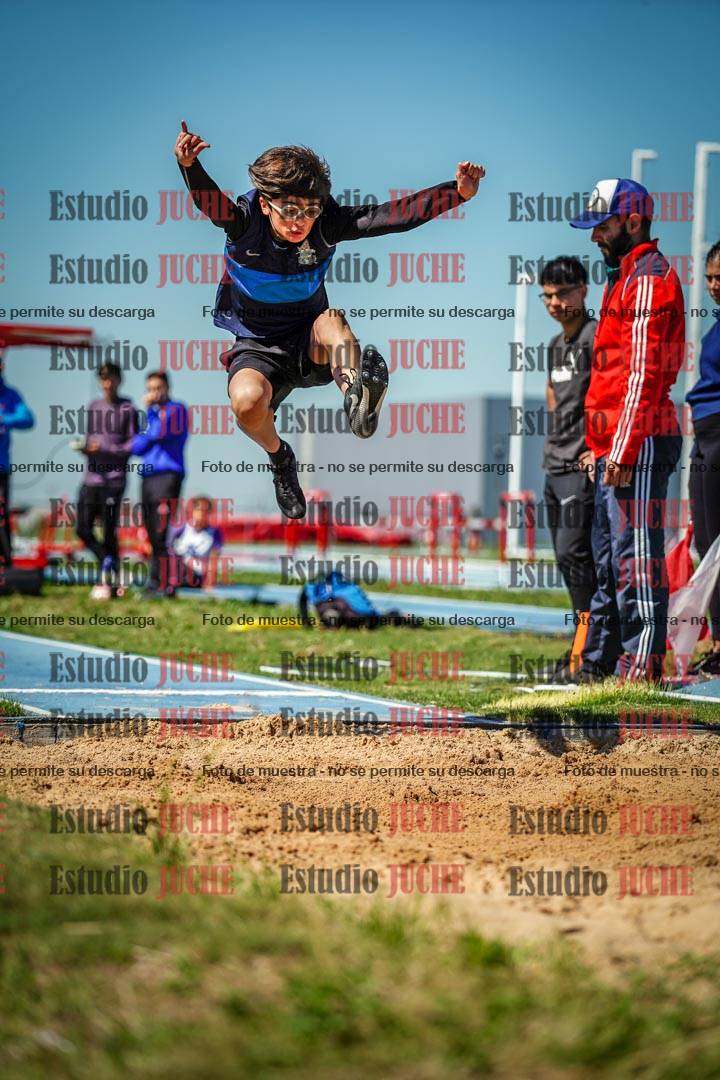 Fotos del salto en largo de varones - U12