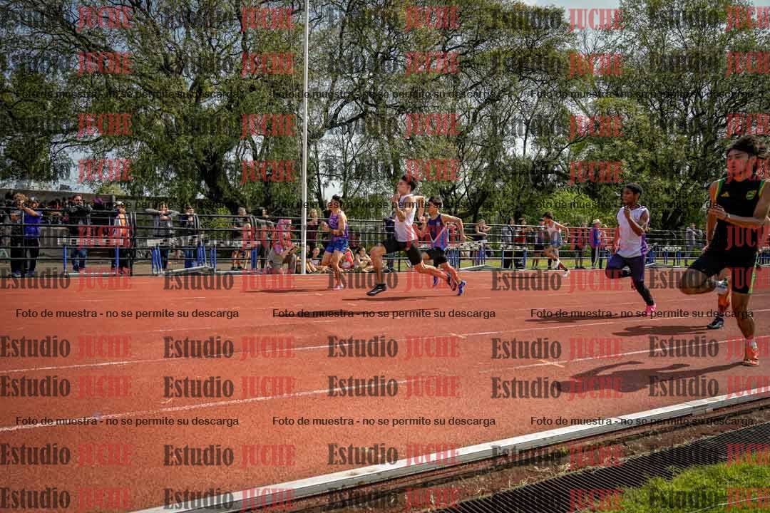 Fotos de los 80 m llanos de varones