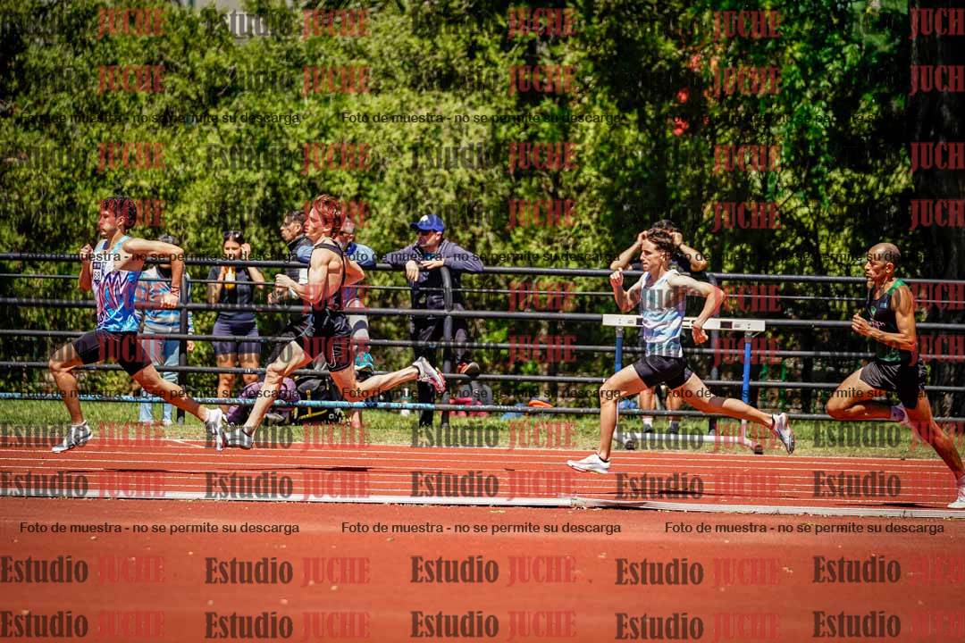 Fotos de los 800 m llanos de varones