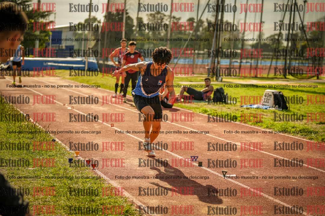 Fotos del salto en largo de varones