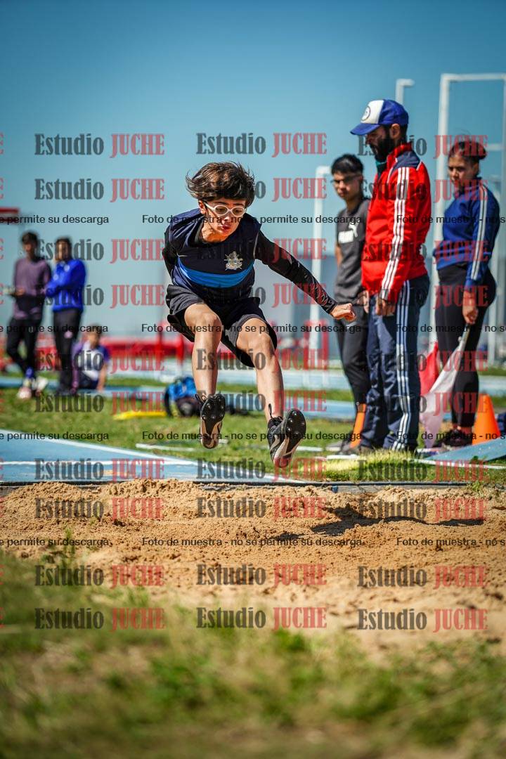Fotos del salto en largo de varones - U12