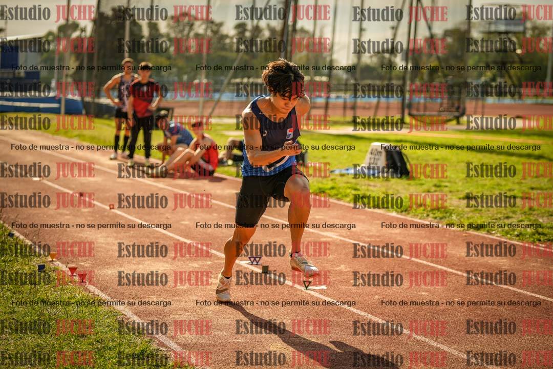 Fotos del salto en largo de varones