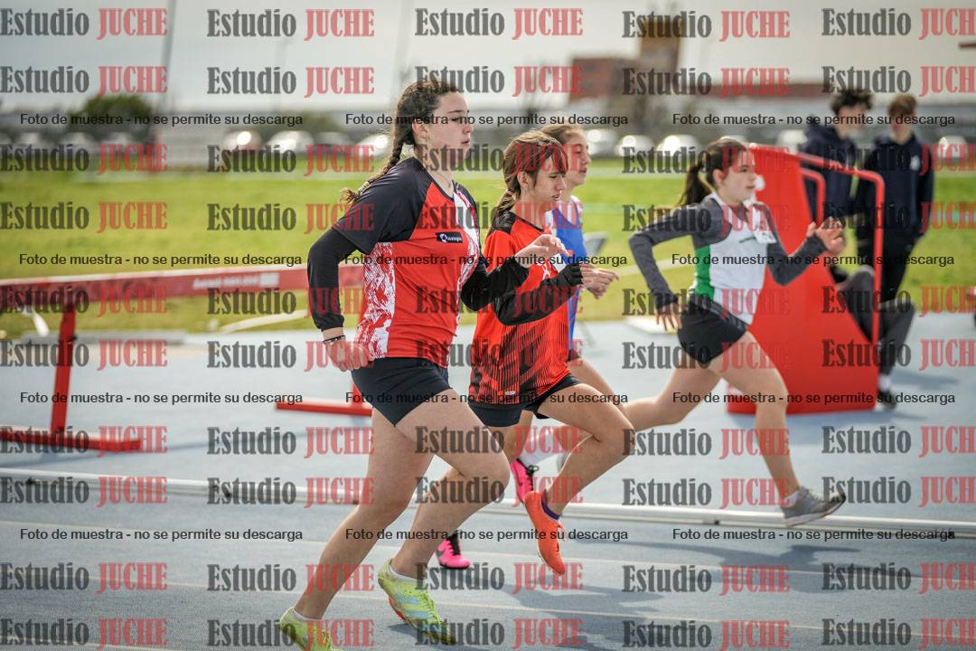 Fotos de los 800 m llanos de mujeres - U14