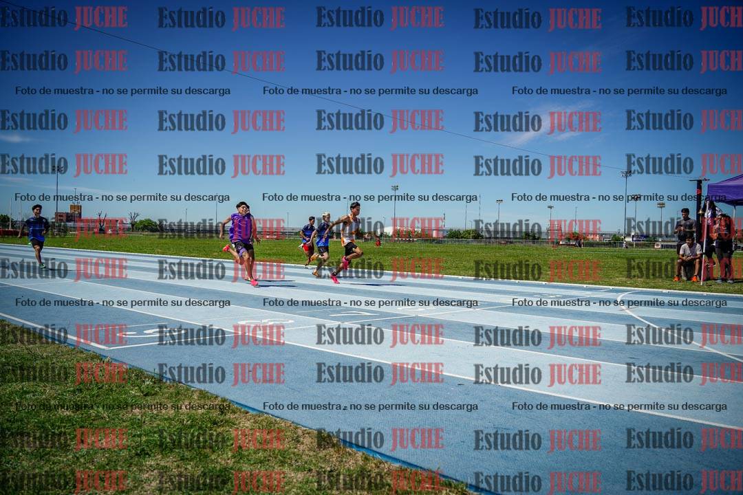 Fotos de los 80 m llanos de varones