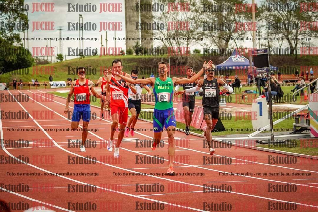 Fotos de los 800 m llanos de varones - FINAL