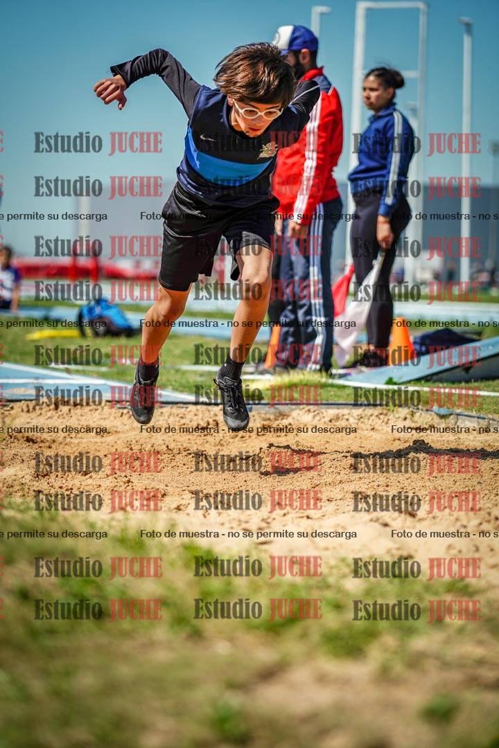 Fotos del salto en largo de varones - U12