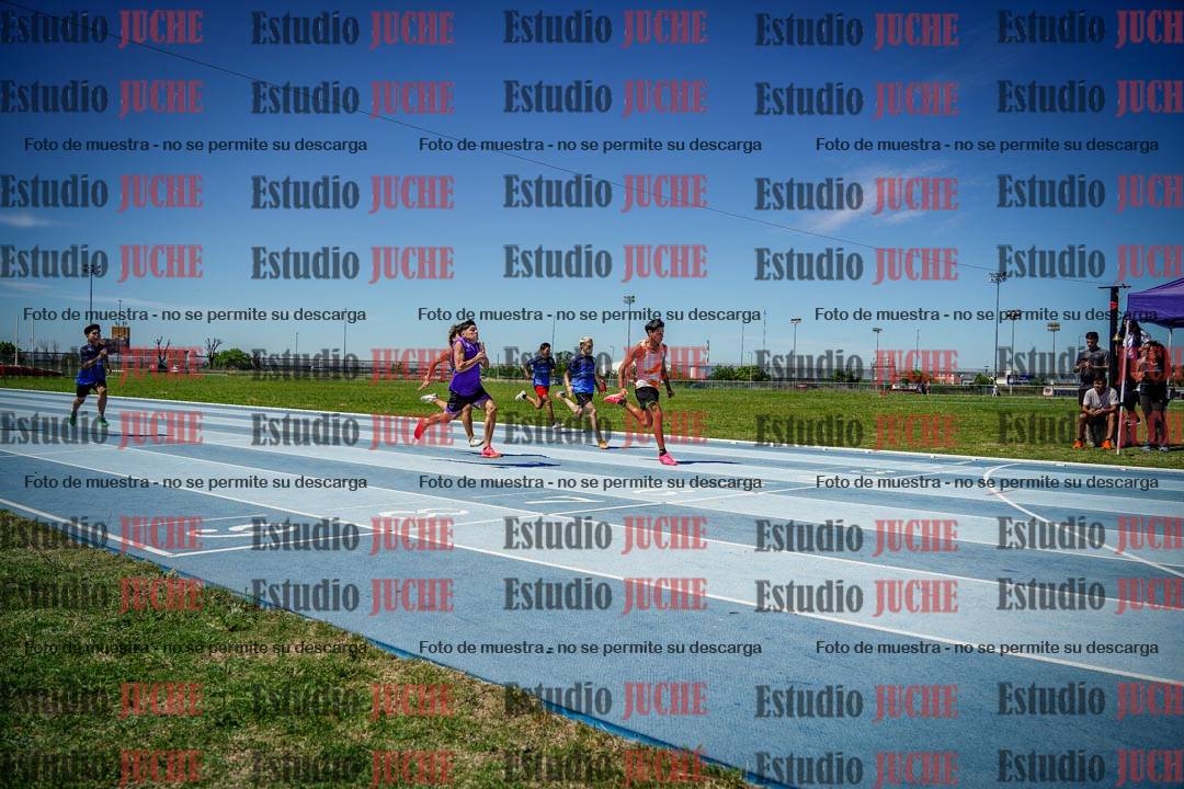 Fotos de los 80 m llanos de varones