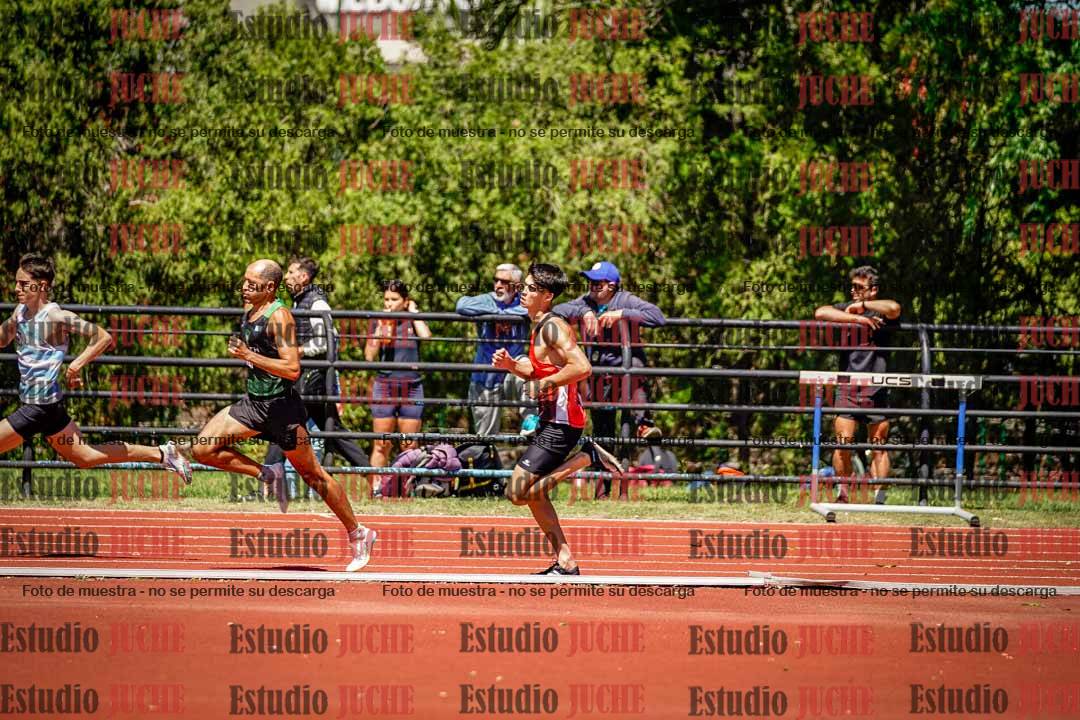 Fotos de los 800 m llanos de varones