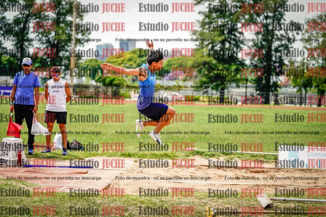 Fotos del salto en largo de varones