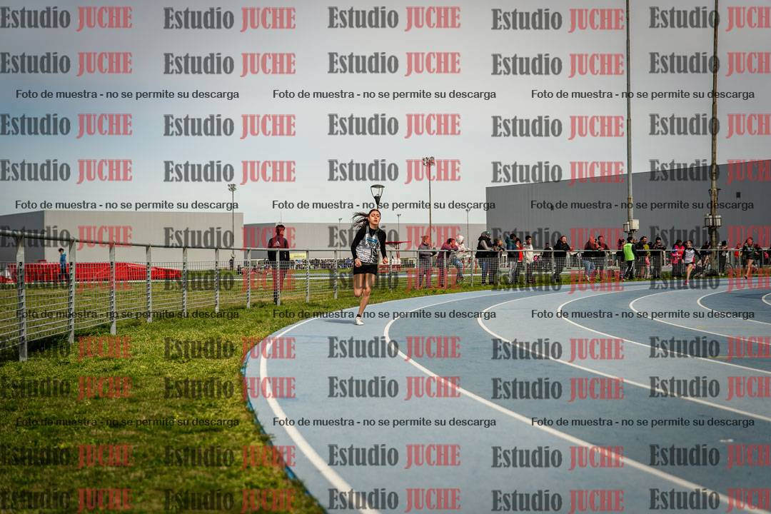 Fotos de los 800 m llanos de mujeres - U14