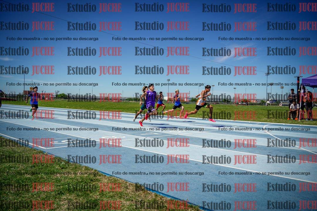 Fotos de los 80 m llanos de varones
