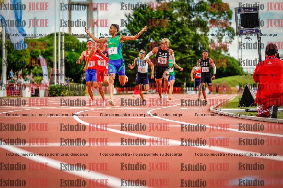 Fotos de los 800 m llanos de varones - FINAL