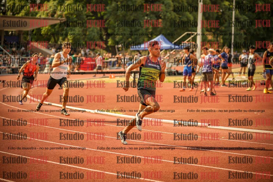 Fotos de los 400 m llanos de varones
