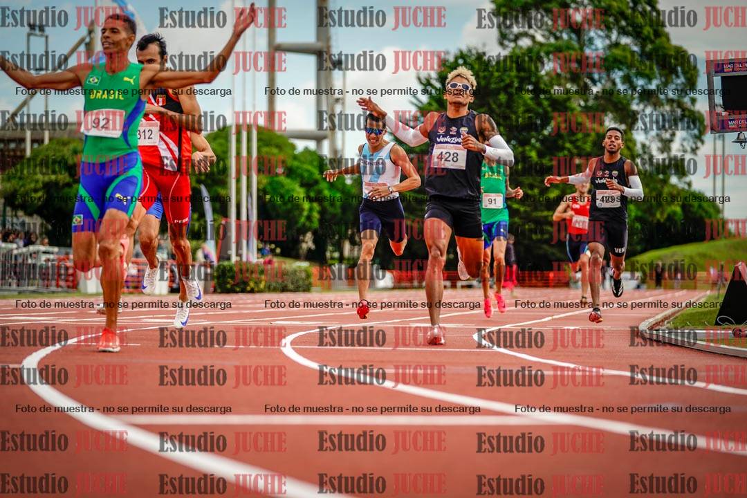 Fotos de los 800 m llanos de varones - FINAL
