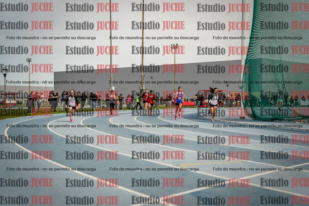Fotos de los 800 m llanos de mujeres - U14