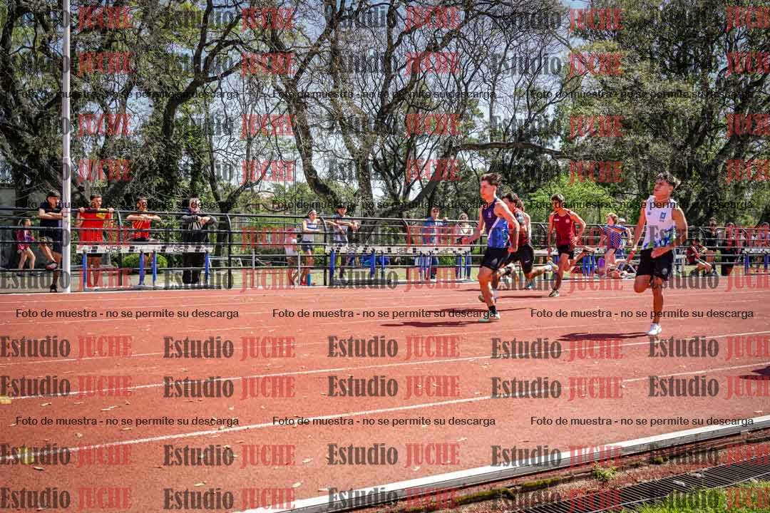 Fotos de los 80 m llanos de varones