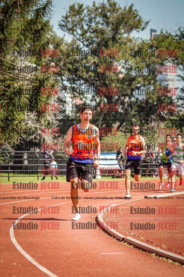 Fotos de los 800 m llanos de varones
