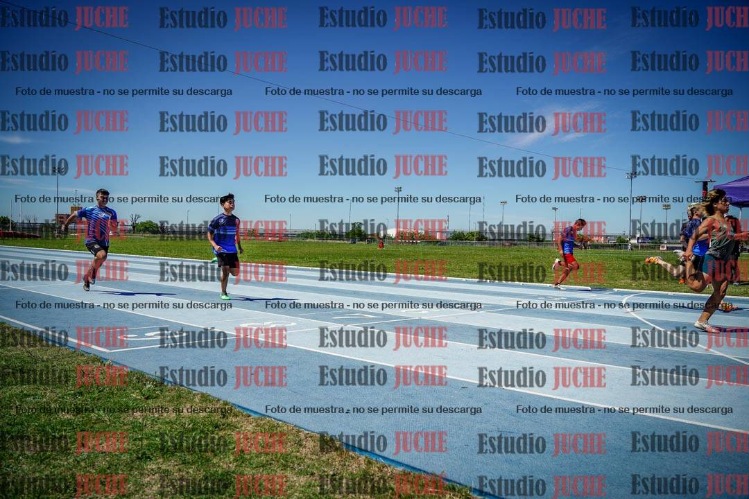 Fotos de los 80 m llanos de varones