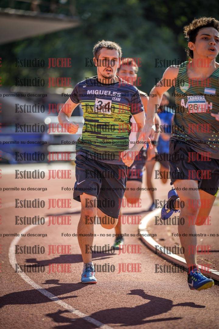 Fotos de los 800 m llanos de varones
