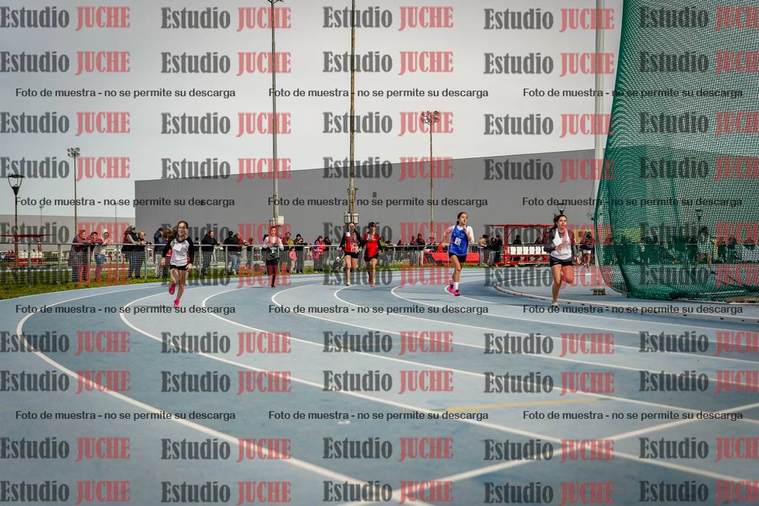 Fotos de los 800 m llanos de mujeres - U14