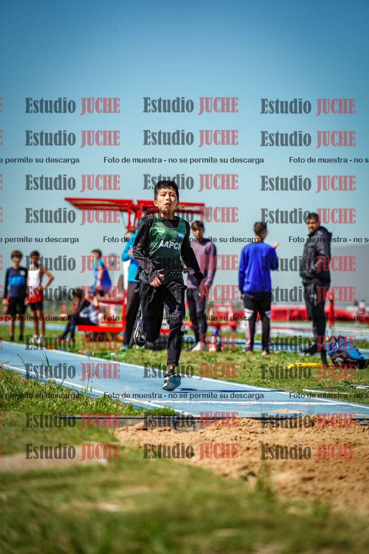 Fotos del salto en largo de varones - U12