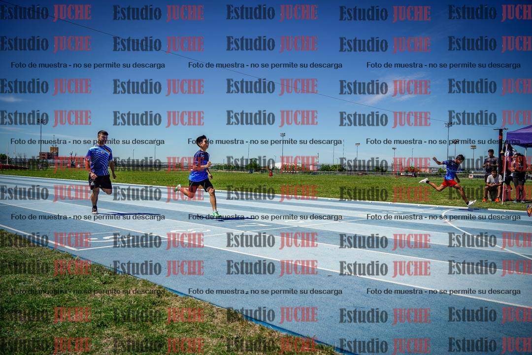 Fotos de los 80 m llanos de varones