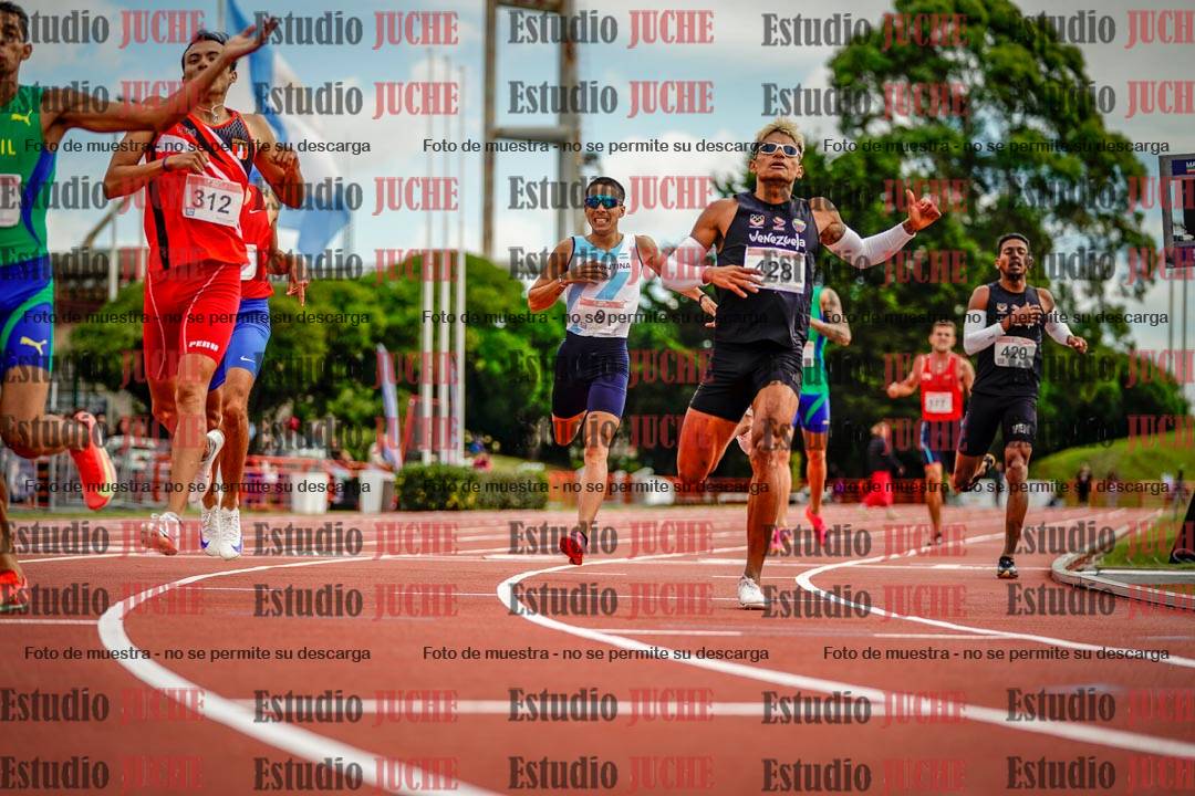 Fotos de los 800 m llanos de varones - FINAL