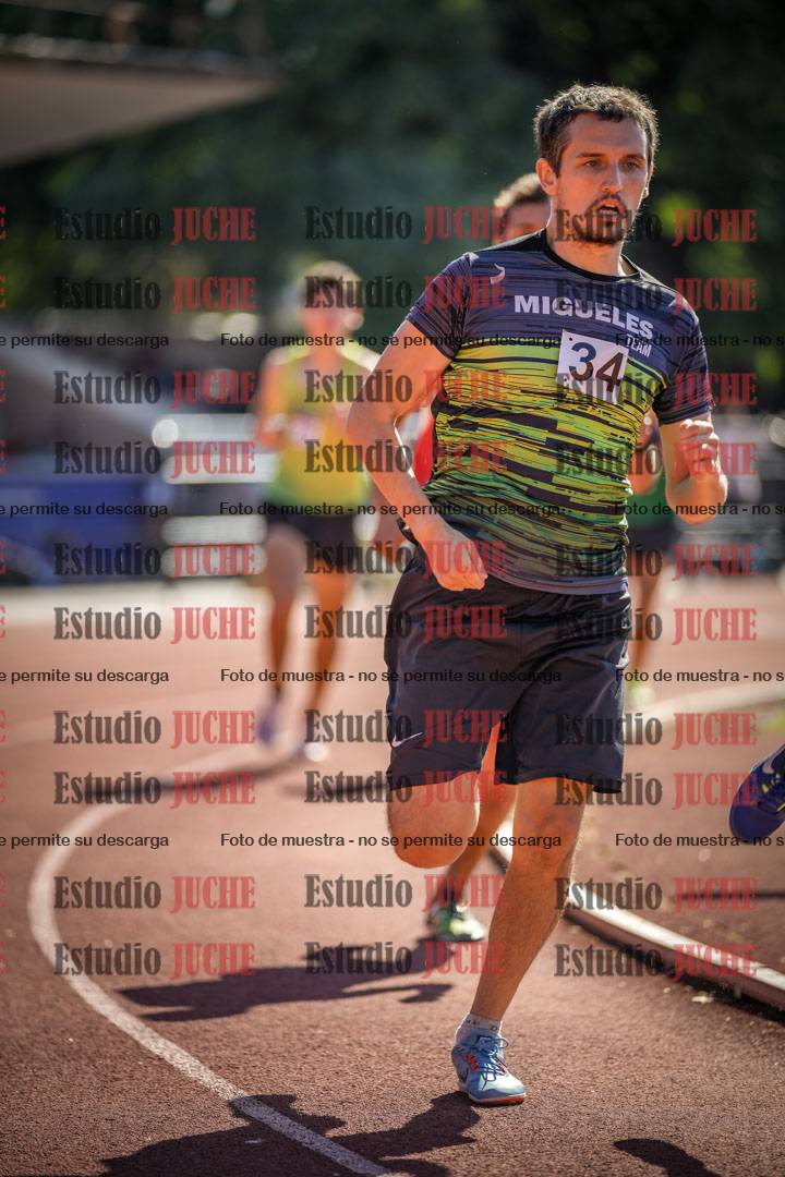 Fotos de los 800 m llanos de varones