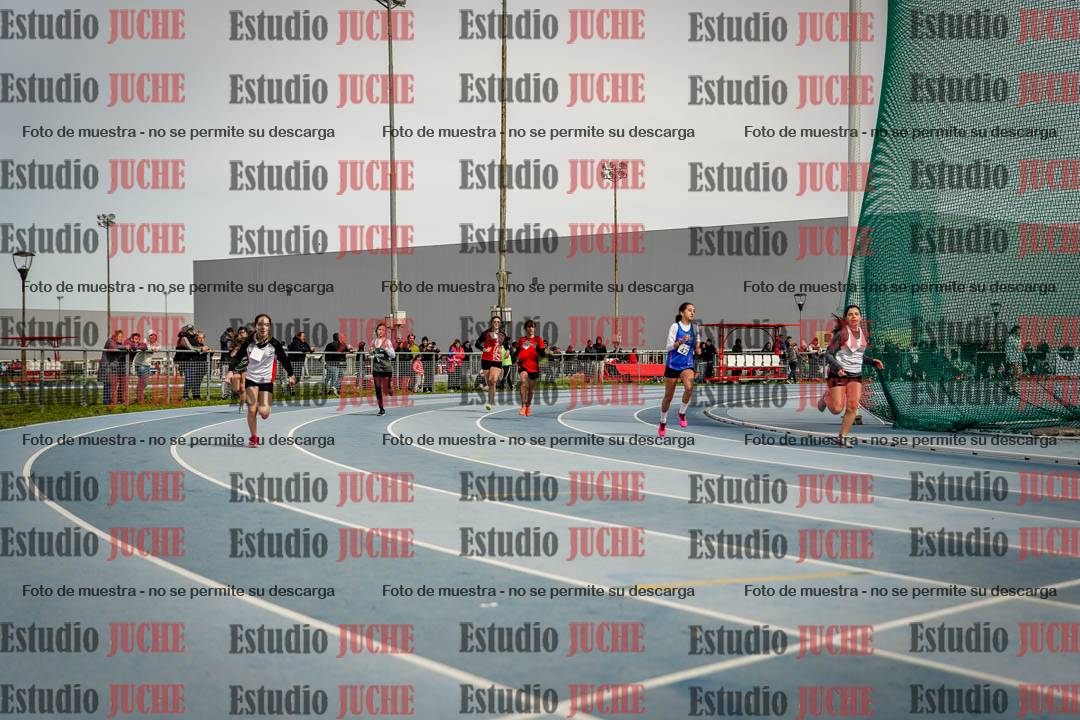 Fotos de los 800 m llanos de mujeres - U14