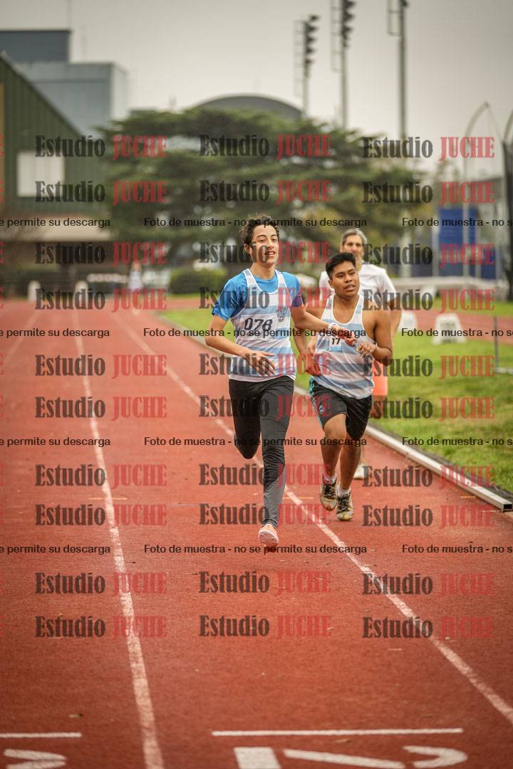Fotos de los 800 m llanos de varones