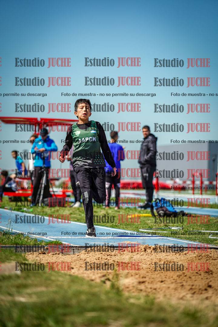 Fotos del salto en largo de varones - U12