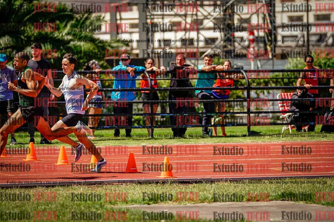 Fotos de los 800 m llanos de varones