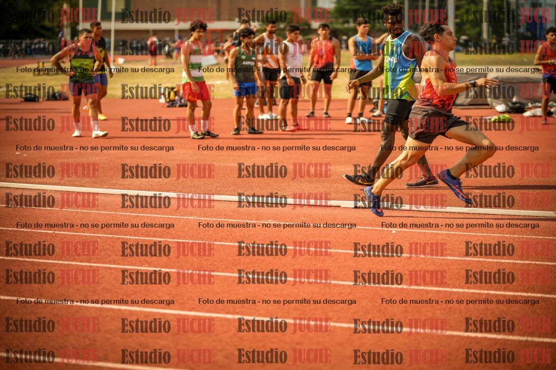 Fotos de los 400 m llanos de varones