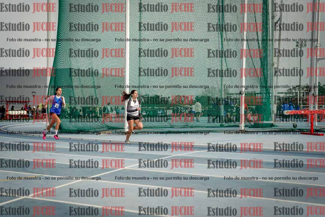 Fotos de los 800 m llanos de mujeres - U14