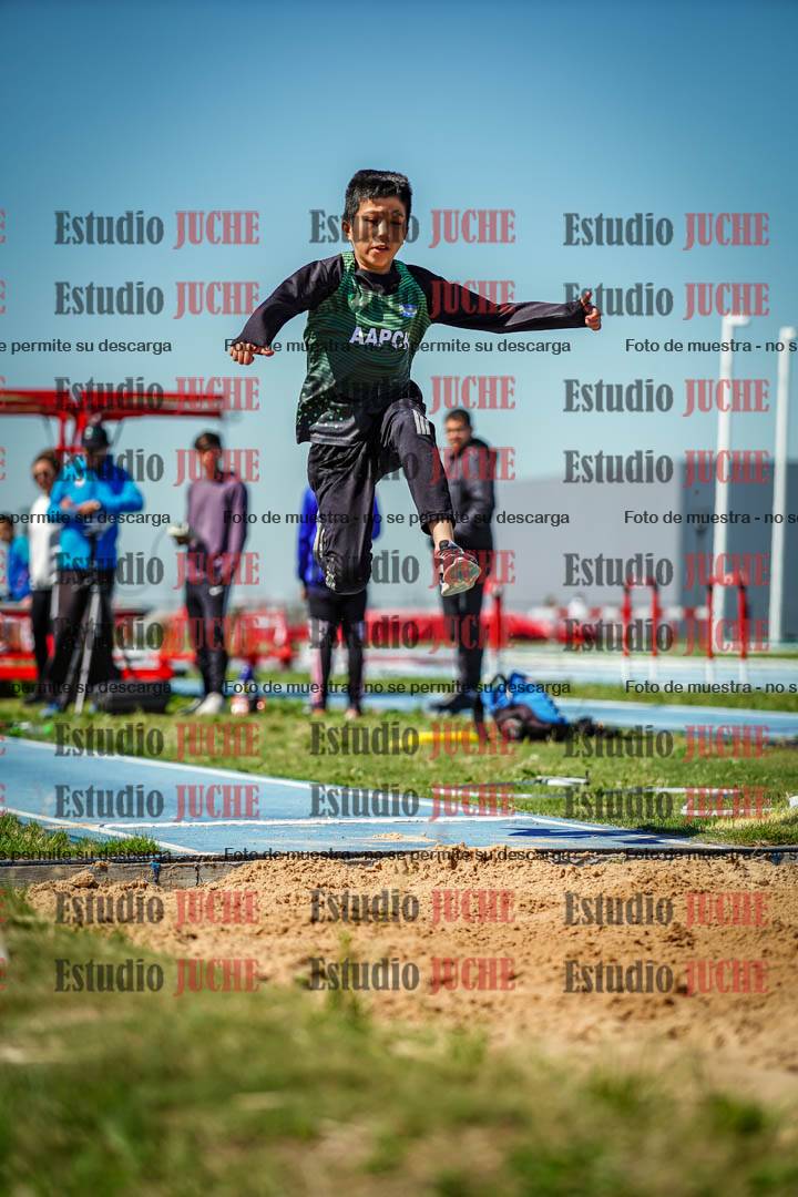 Fotos del salto en largo de varones - U12