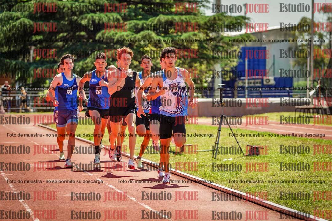 Fotos de los 800 m llanos de varones